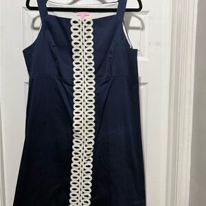 Lily Pulitzer dress size 14. Navy with cream down the center